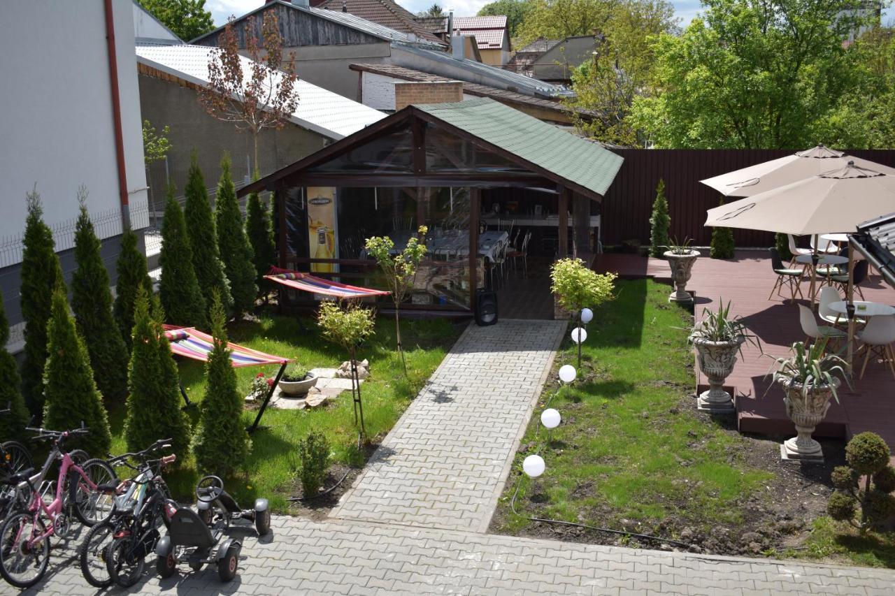 Pensiunea Casa Zece Turda Exterior photo