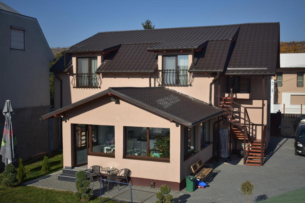 Pensiunea Casa Zece Turda Exterior photo